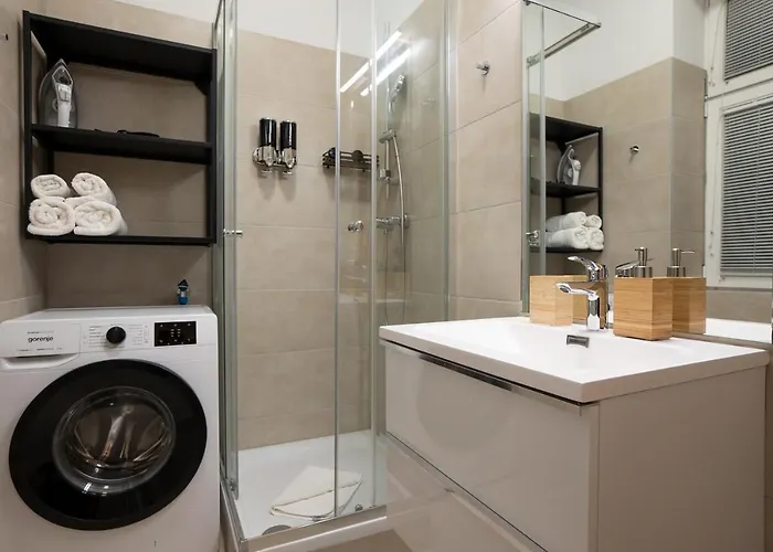 Stylish 1-bedroom With A Terrace *