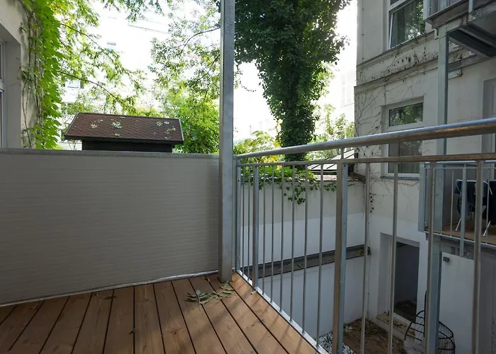 Stylish 1-bedroom With A Terrace Appartement Vienne